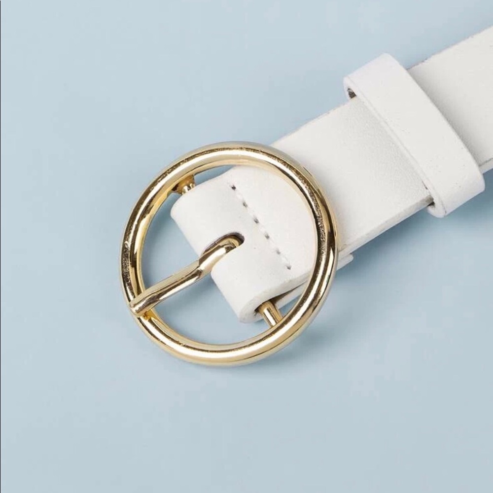 urban outfitters white and gold belt